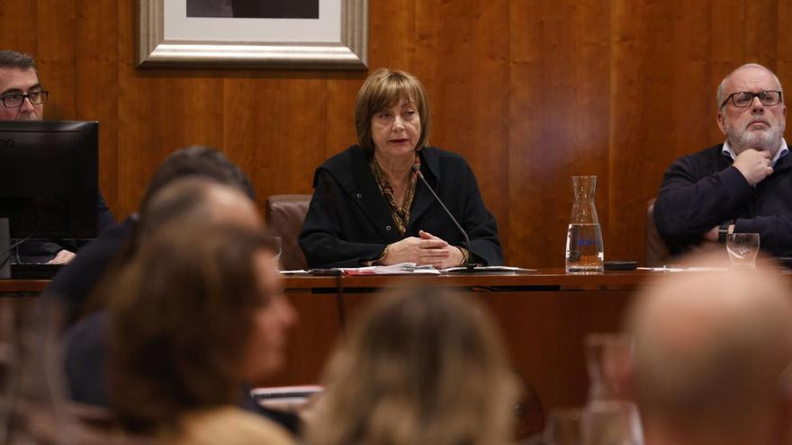 Mariví Monteserín, en el momento de plantear el pleno extraordinario para el martes. | LUISMA MURIAS