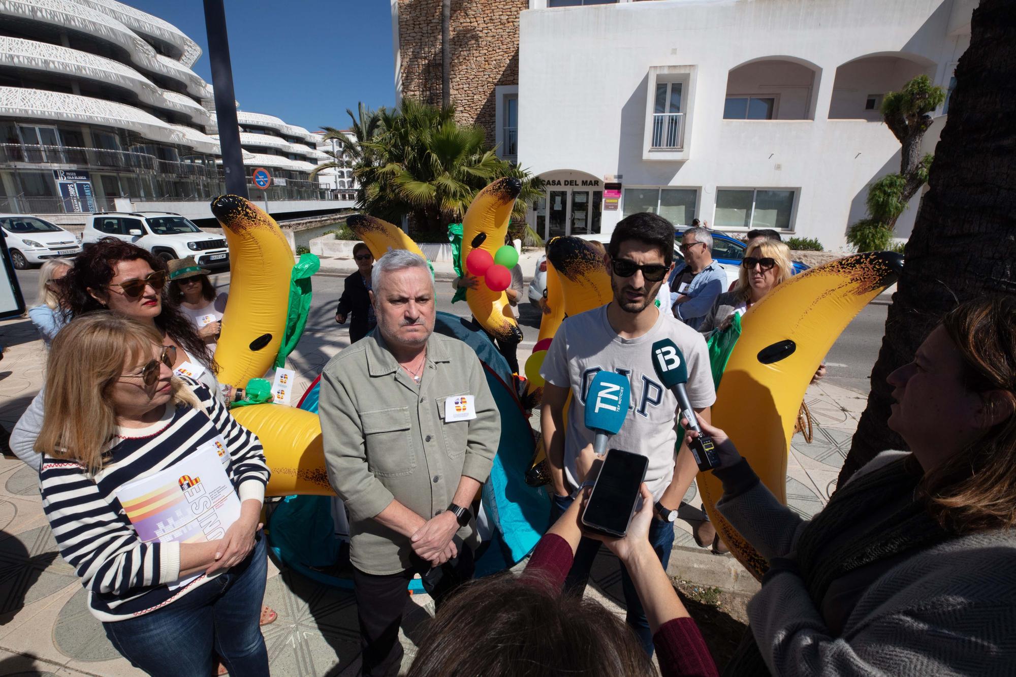 Todas las imágenes de la manifestación de funcionarios en Ibiza