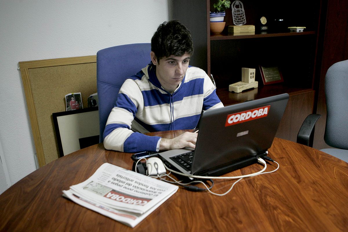 Javi Flores, en un encuentro con los aficionados blanquiverdes en Diario CÓRDOBA, en 2009.