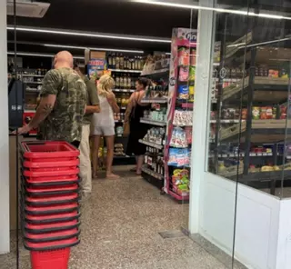 Los supermercados venden hasta un 6% más en julio en Ibiza pero agosto llega «flojo»