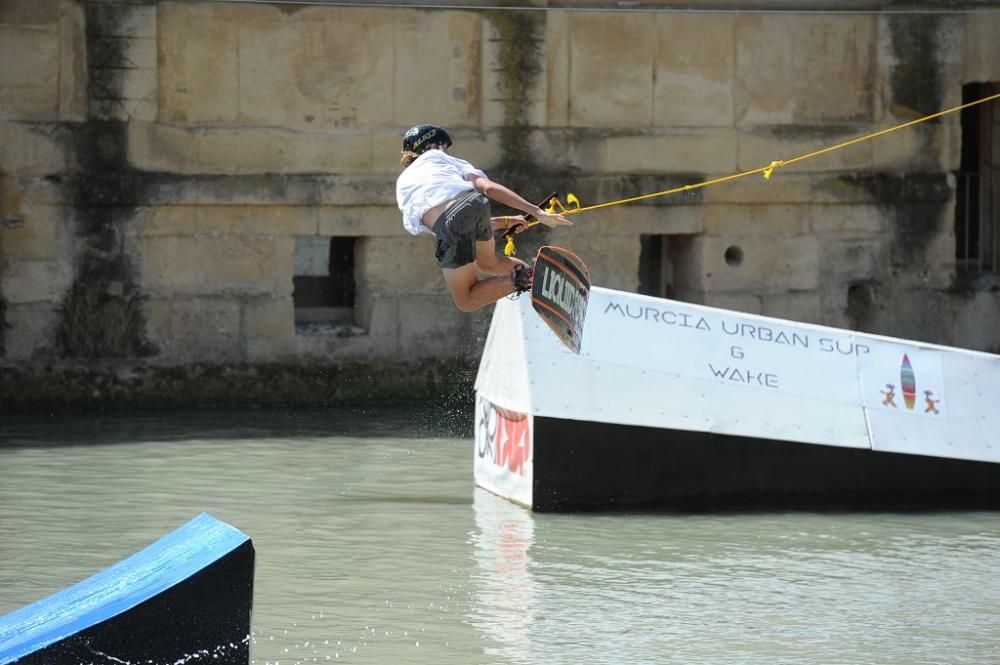 Exhibición de Wakeboard en el Río Segura