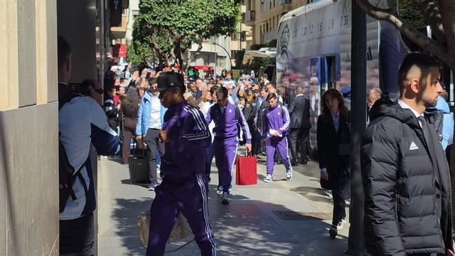 El Real Madrid ya está en Castellón: Todas las fotos de la llegada del equipo blanco para enfrentarse al Villarreal