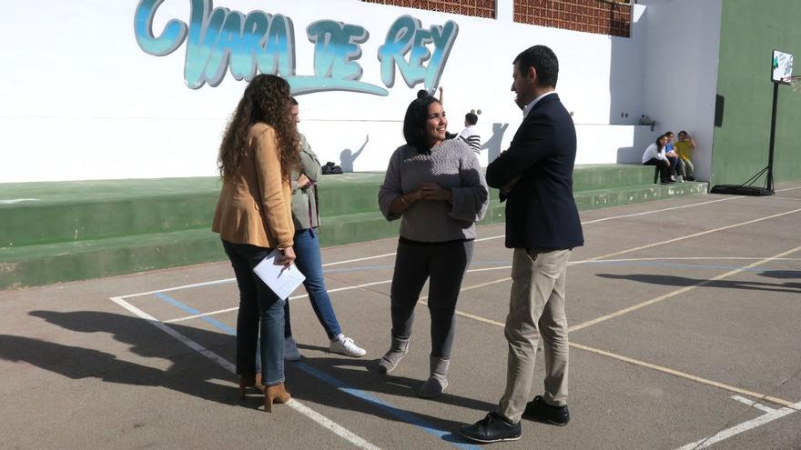 Ronda del alcalde de Sant Antoni por los centros educativos | ASA