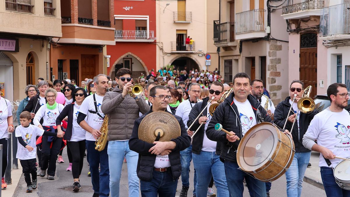 Multitudinaria marcha contra el cáncer en Onda.