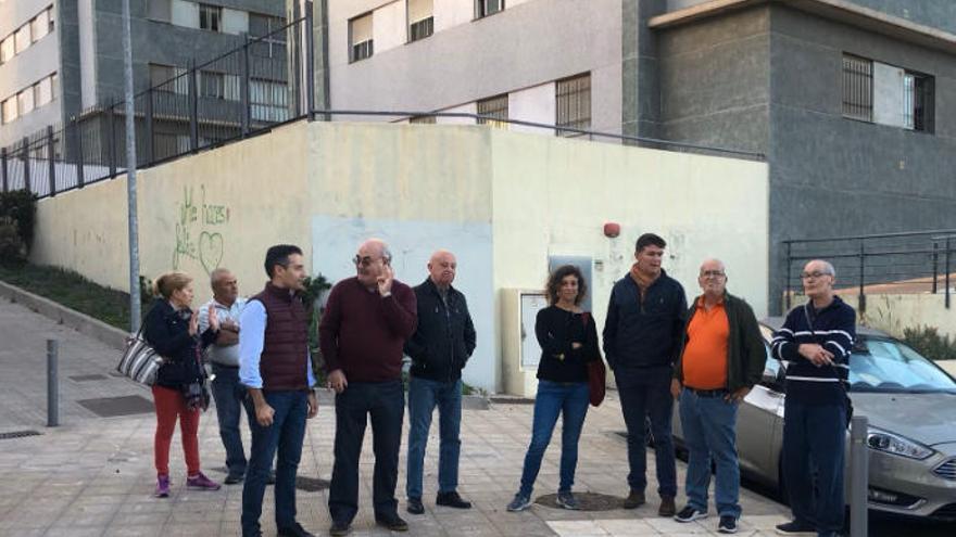 Visita de los ediles del PP al barrio Nuevo Obrero.