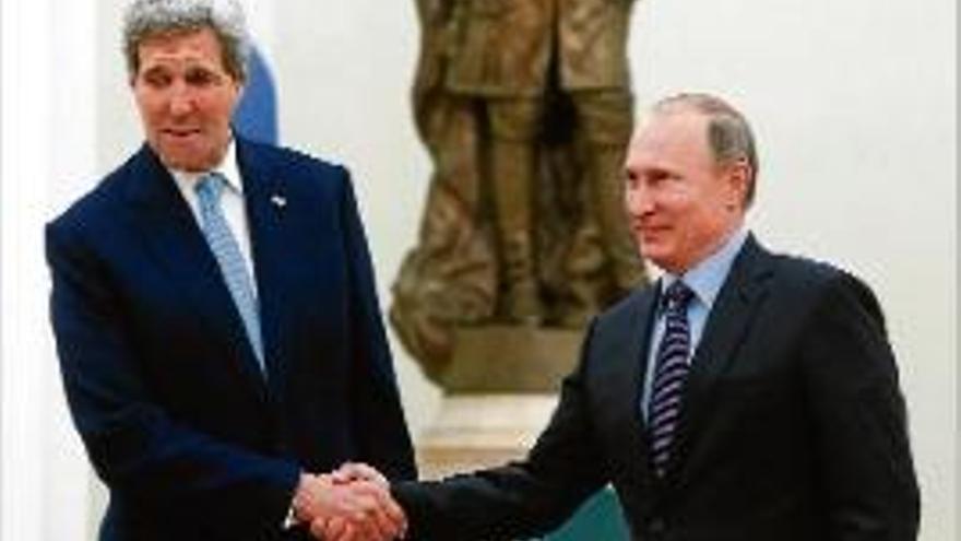 Kerry i Putin es van reunir al Kremlin.