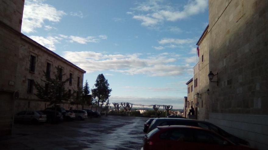 Intervalos de nubes en el cielo de Zamora