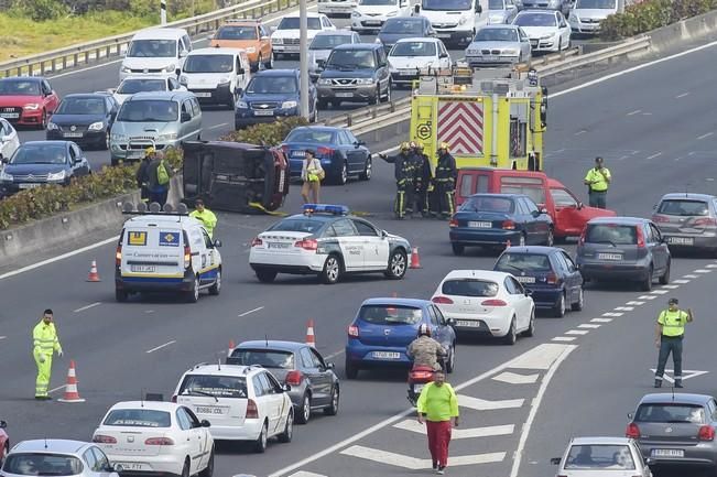 Accidente de trafico en la GC-1, a la altura del ...