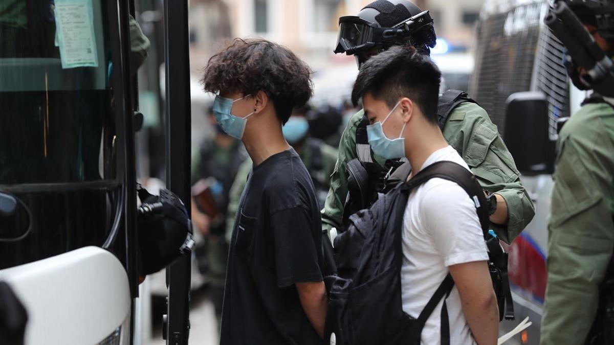 Dos jovenes arrestados en Hong Kong