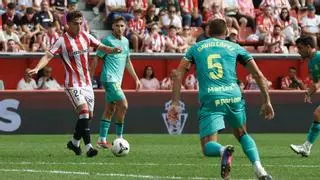 Golpe de realidad del Sporting de Gijón: derrota 0-2 ante el Girona en El Molinón