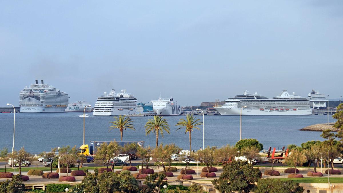 Llega a Palma el 'Wonder of the Seas', el crucero más grande del mundo