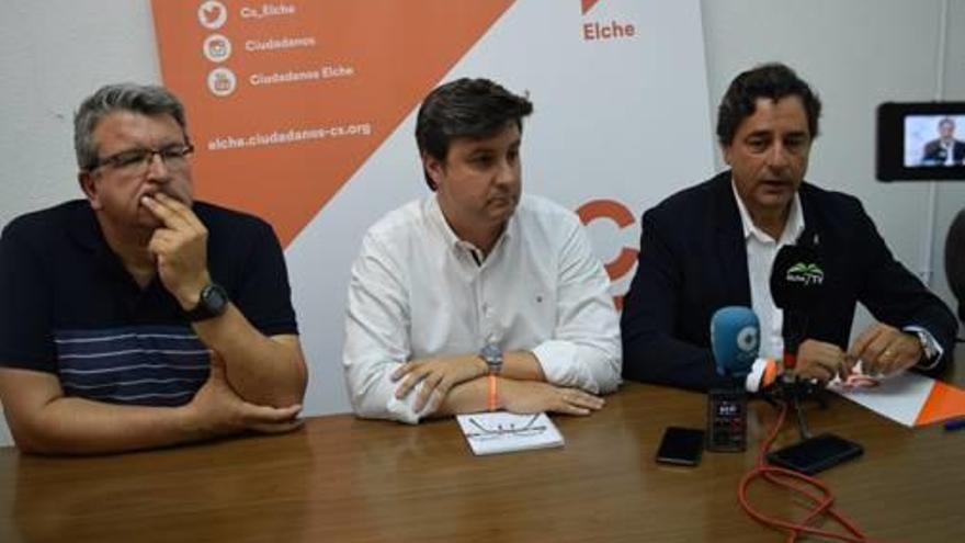 Llopis, García-Ontiveros y Tormo en su intervención de ayer.