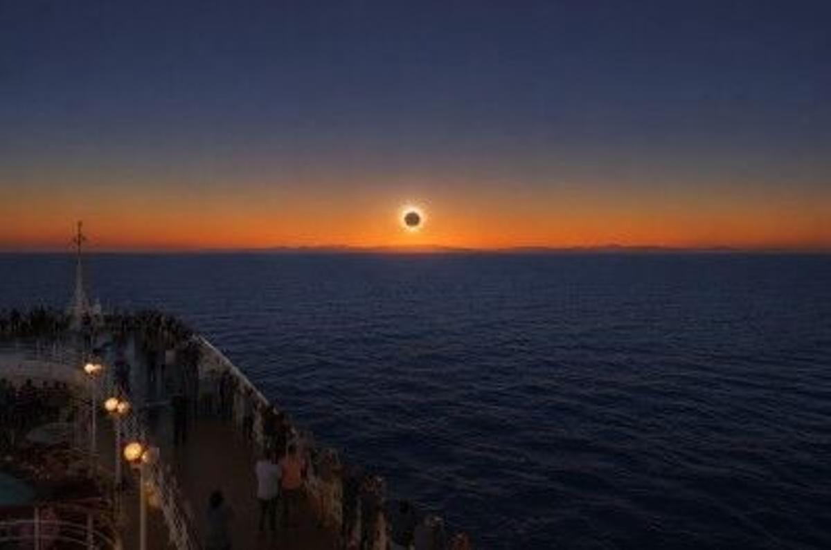 04/08/2026 Trasmed ofrecerá la observación del eclipse solar en alta mar junto a expertos de la Universitat de València. La compañía naviera Trasmed, perteneciente al Grupo Grimaldi, ha ajustado la programación horaria de su ruta regular entre Valencia e Ibiza para posicionar el buque 'Ciudad de Granada' en las mejores condiciones de visibilidad en alta mar durante el eclipse total de Sol que tendrá lugar la tarde del próximo 12 de agosto, según ha informado la empresa en un comunicado. ESPAÑA EUROPA MADRID ECONOMIA TRASMED