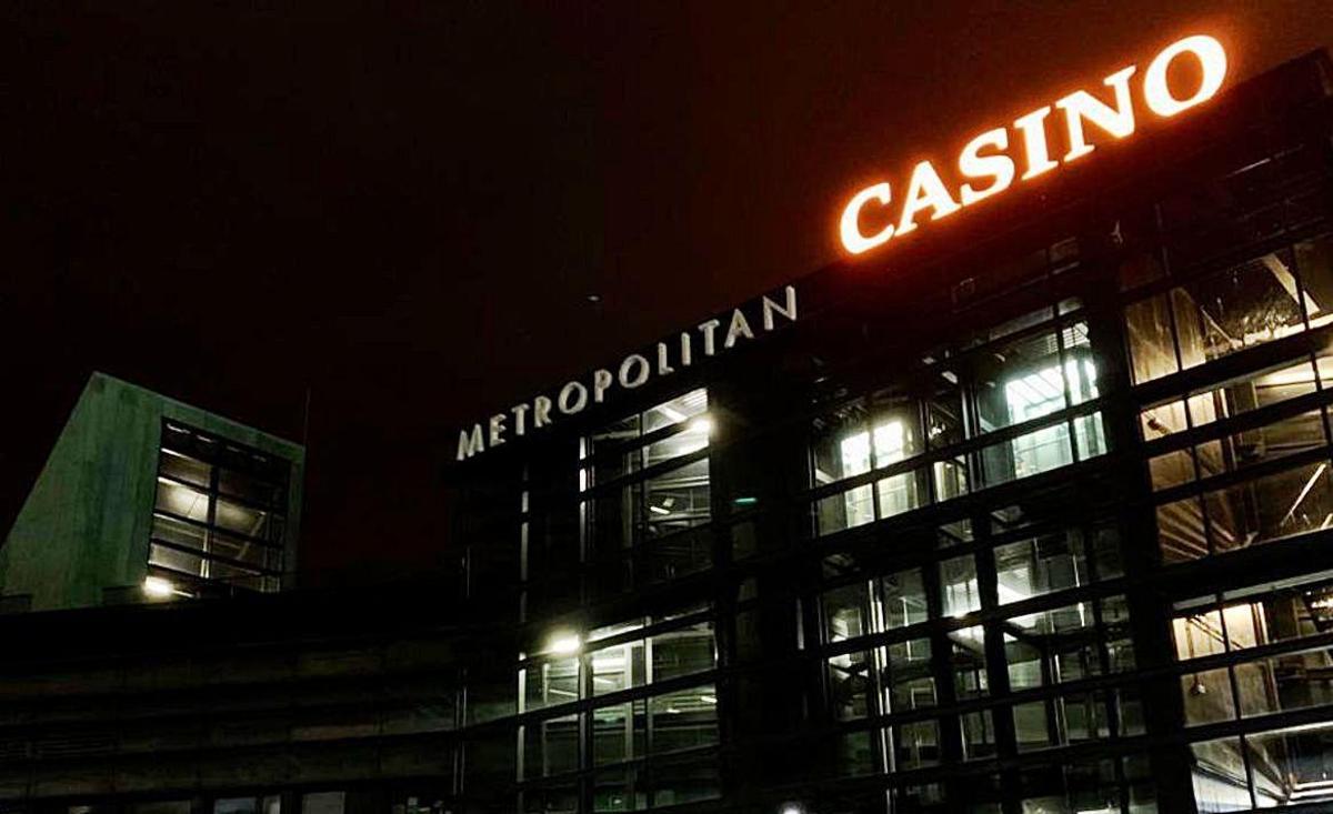 El casino, inaugurado este año, está en el Centro Comercial A Laxe.