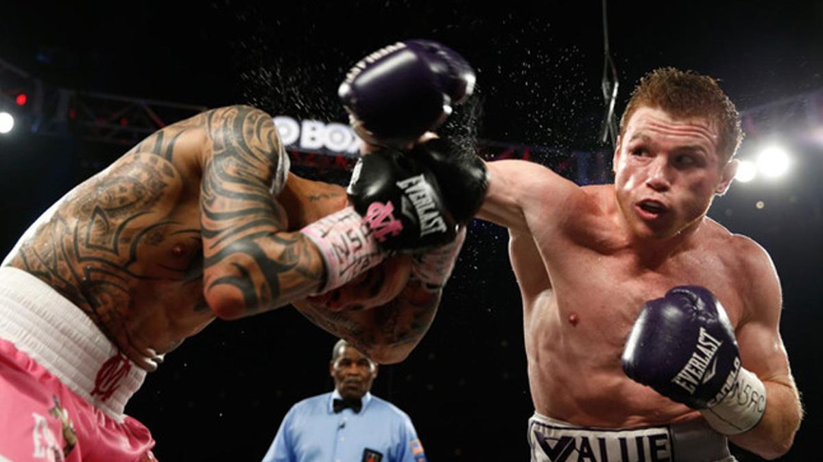 Canelo Álvarez, nuevo campeón de peso mediano tras derrotar a Miguel Cotto