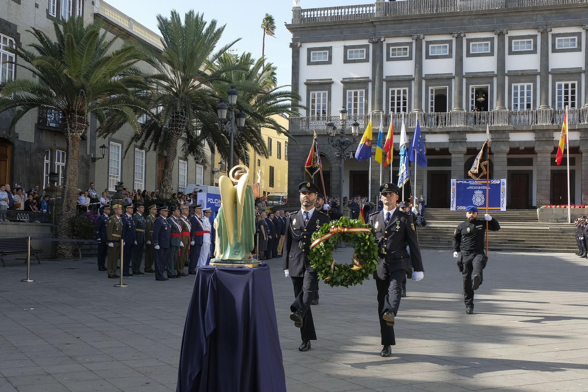 Izado de bandera por el bicentenario de la Policía Nacional