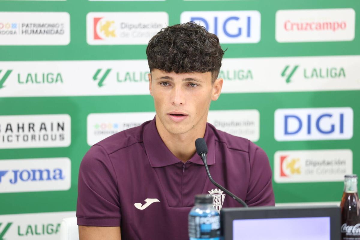 La presentación de Dani Budesca como nuevo jugador del Córdoba CF, en imágenes La presentación de Dani Budesca como nuevo jugador del Córdoba CF, en imágenes