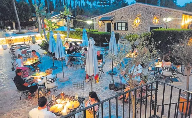 FOTOS | Cendra, el restaurante que encandila en es Pil·larí a base de brasa y ahumados