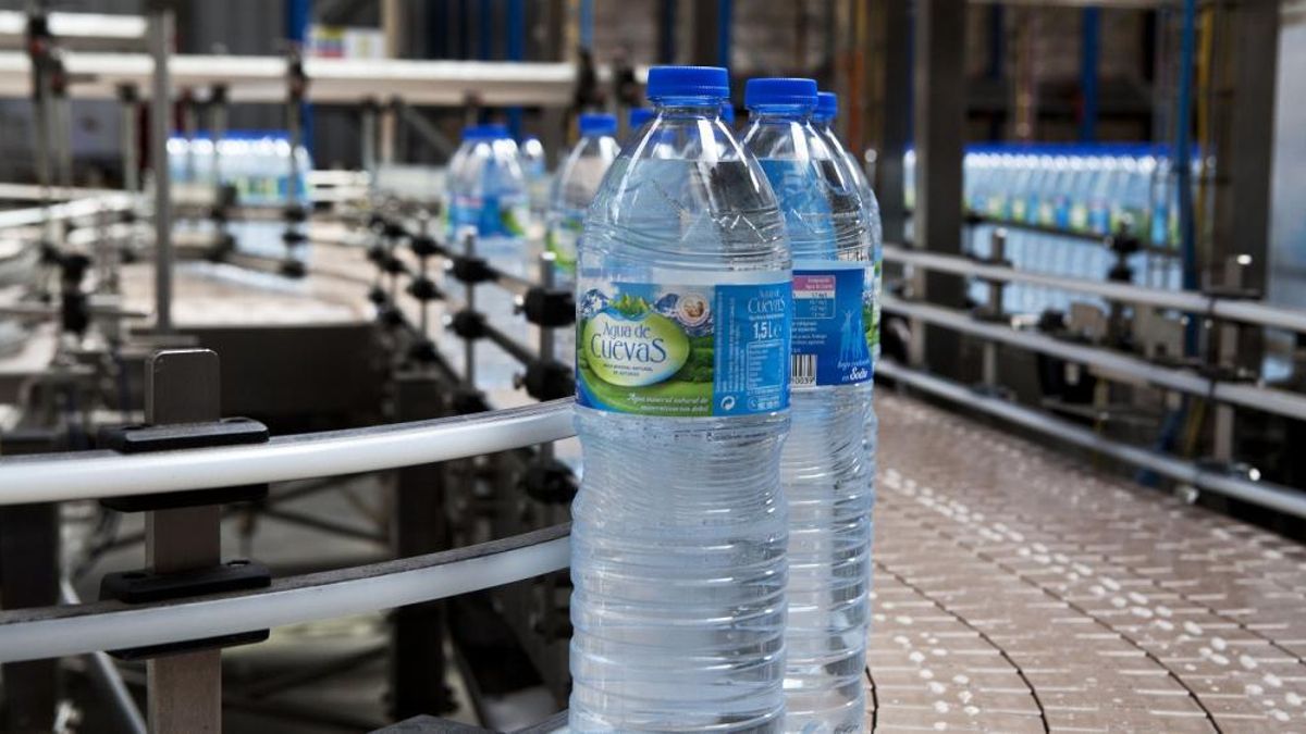 Línea de embotellado de Agua de Cuevas