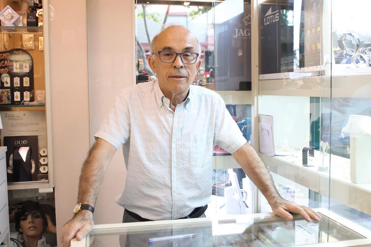 El comercio superviviente de la Galería de las Tres Cruces El comercio superviviente de la Galería de las Tres Cruces