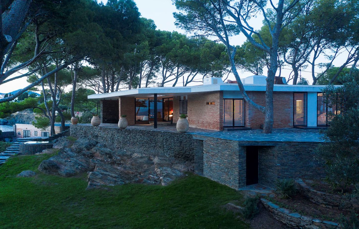 El jardí de la casa Zariquiey, a Cadaqués - Estudi d'Arquitectura Toni Gironès