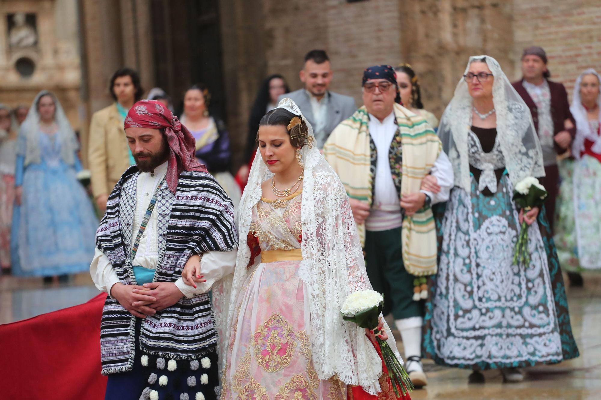 Búscate en el primer día de ofrenda por la calle de la Paz (entre las 17:00 a las 18:00 horas)