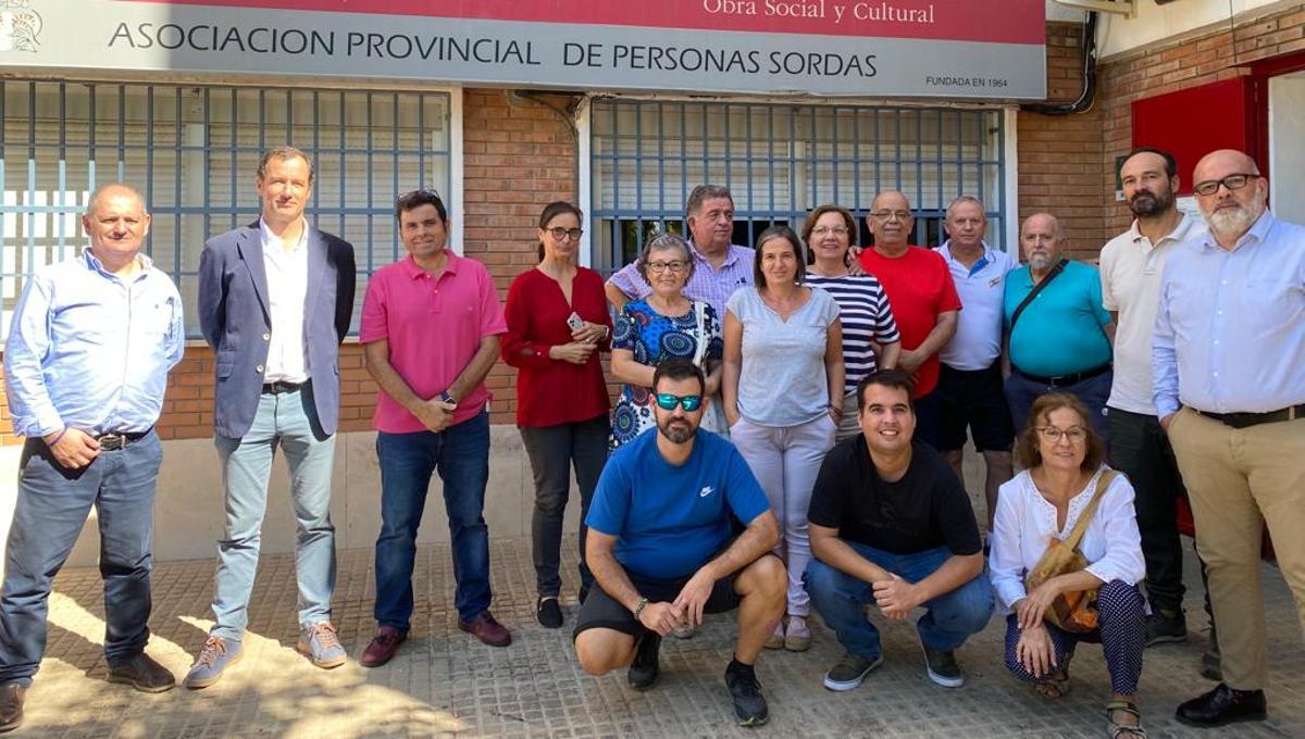 Miembros de la Asociación Provincial de Personas Sordas de Córdoba (Appsc), con los que se ha probado la aplicación móvil del 061.