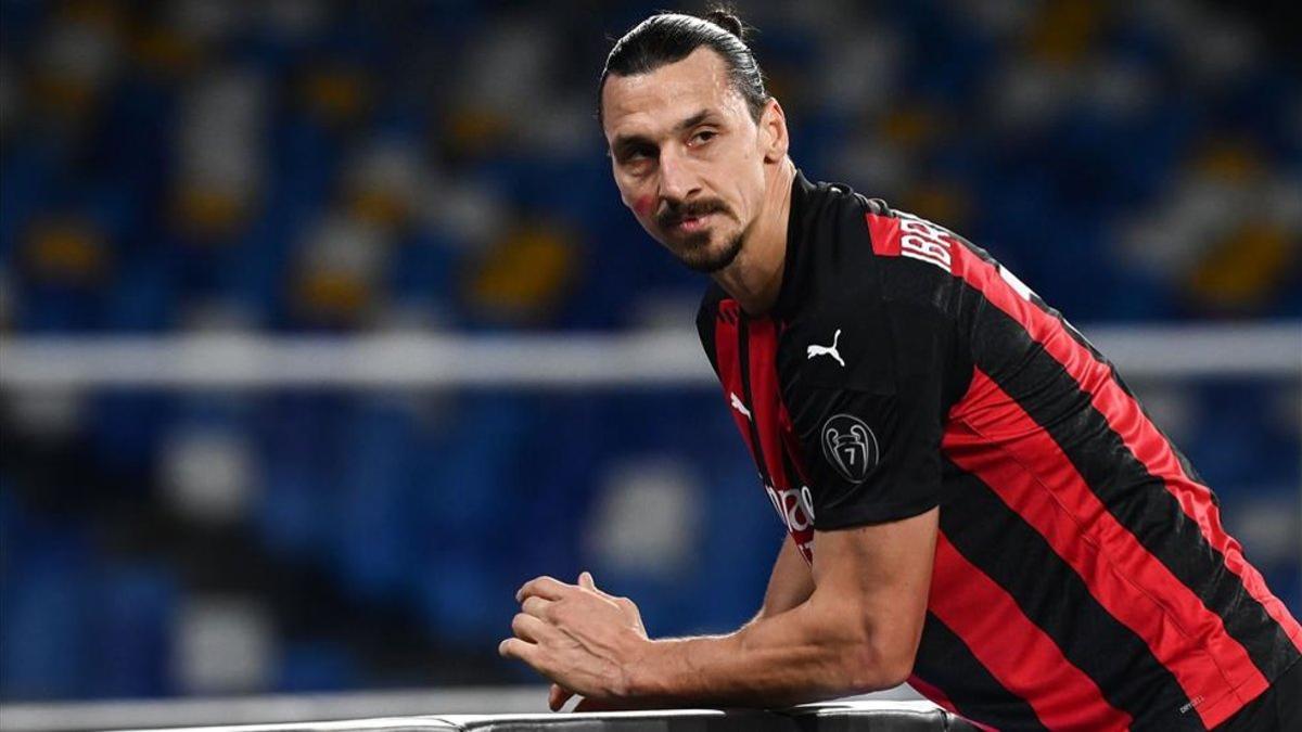 Zaltan Ibrahimovic después de notar un tirón durante la victoria del Milan de ayer contra el Nápoles (3-1)