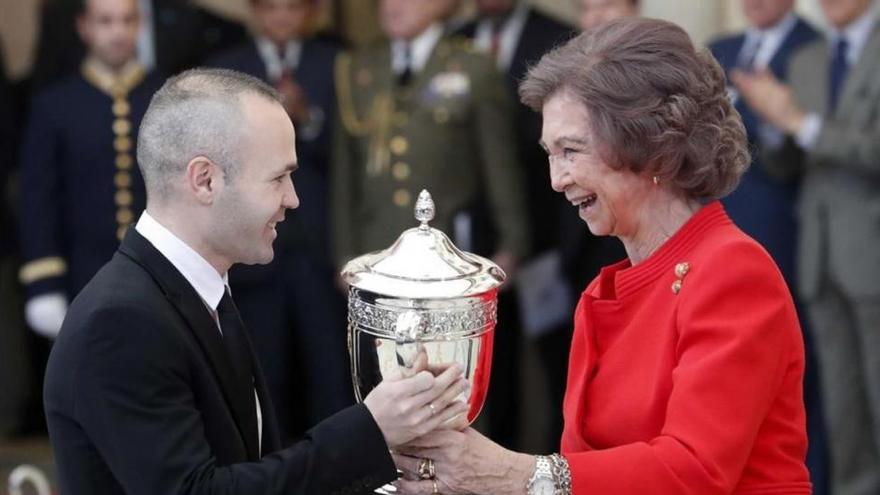 Iniesta recoge el premio Reina Sofía