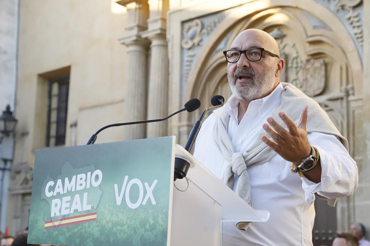 El ya expresidente de Vox en Córdoba, Alejandro Hernández, durante la pasada campaña de las elecciones andaluzas.