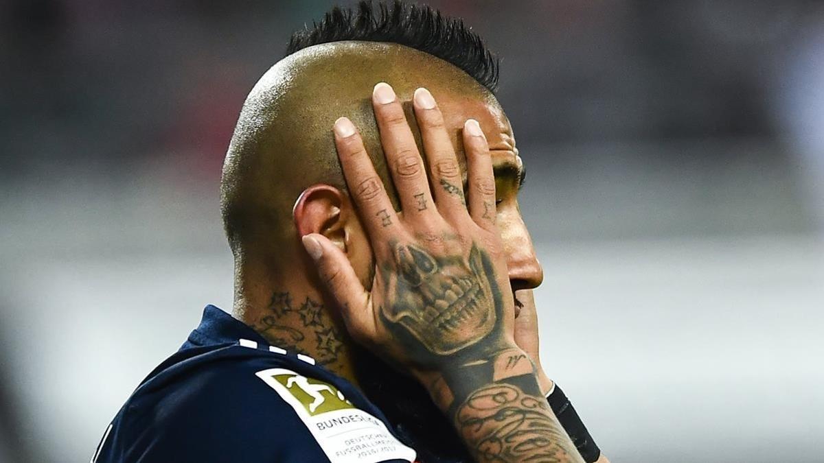 rpaniagua42572189 fis45  leipzig  germany   18 03 2018   bayern s arturo vidal180802190503