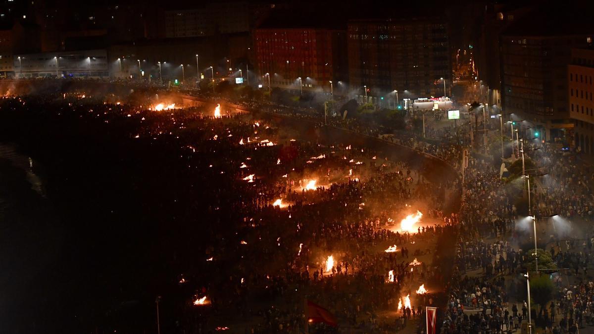 Noche de las hogueras de San Juan.