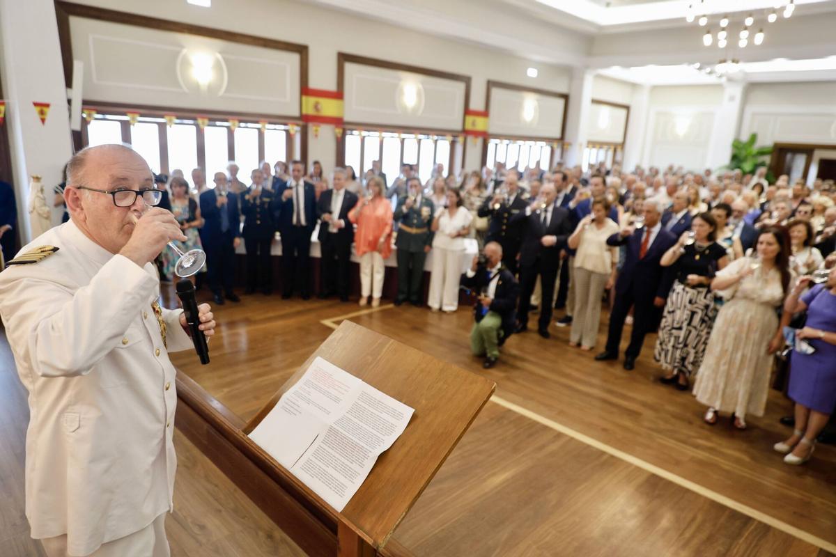 El concejal de Relaciones Institucionales y Juventud, Jorge González-Palacios, asiste al acto social de la festividad de Nuestra Señora del Carmen, patrona de La Armada. (Real Club Astur de Regatas).
