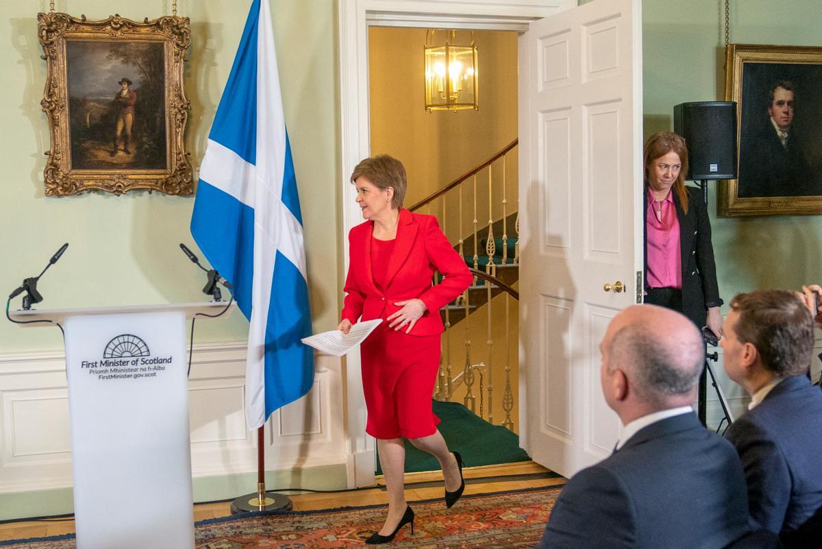 Nicola Sturgeon, ministra principal de Escocia, anuncia por sorpresa su dimisión