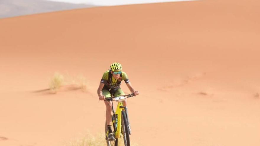 Robert Bou durant l&#039;etapa de la Titan Desert