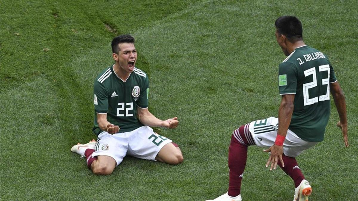 Lozano celebra el gol que abrió el marcador en Moscú