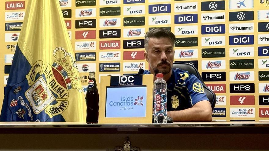 De la Barrera abre el 'caso Opoku' en la UD Las Palmas: "Tiene molestias en la rodilla"