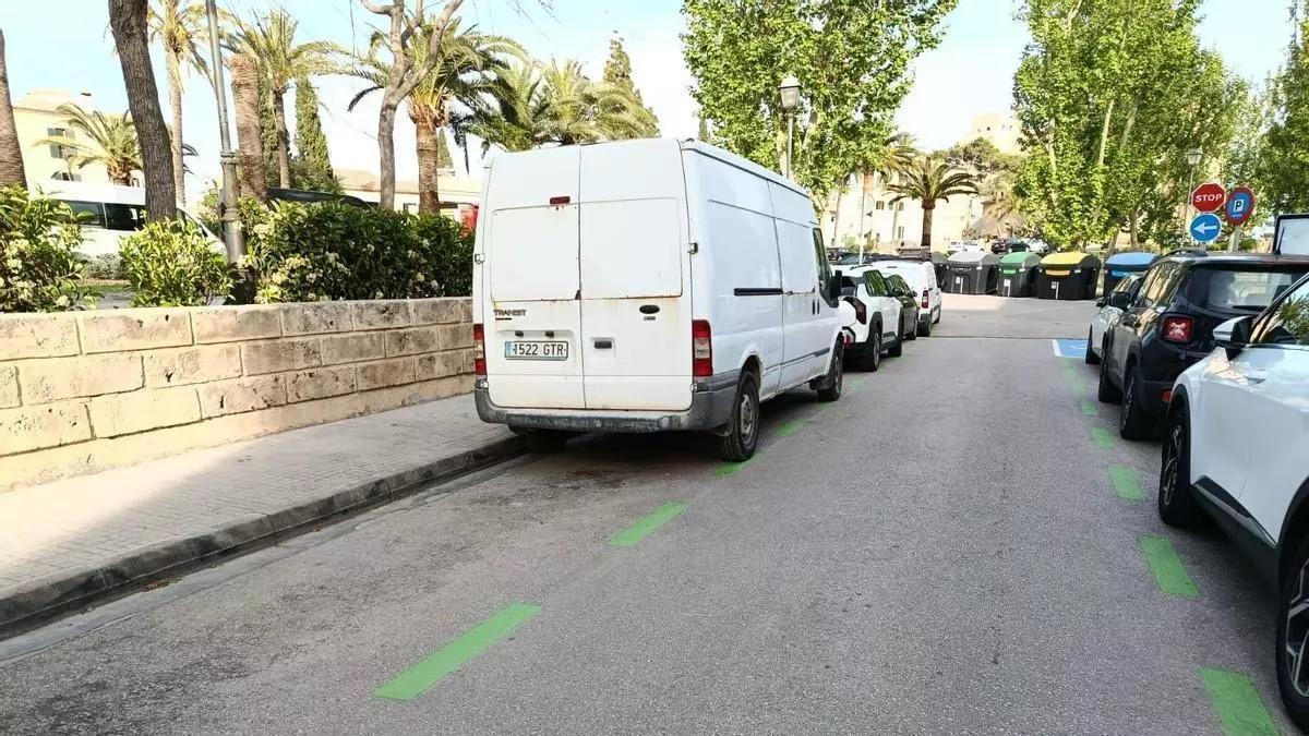 In Alcúdia sind die Anwohnerparkplätze grün markiert.
