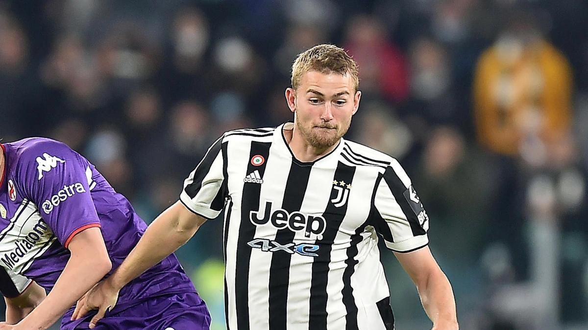 El impactante choque de De Ligt ante el Lyon antes de recibir un gol en contra