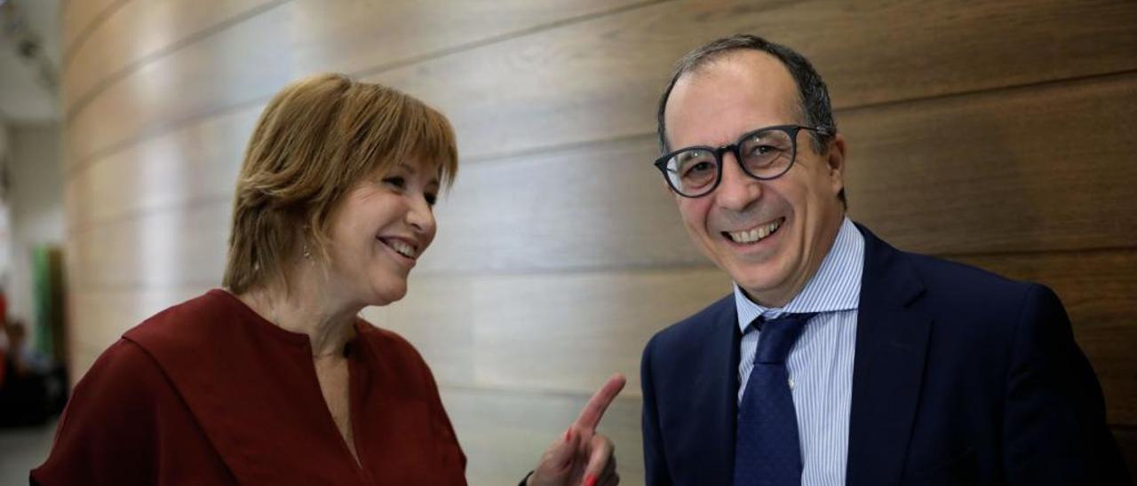 Empar Marco, directora de À Punt, junto al presidente de la Corporació Valenciana de Mitjans de Comunicació, Enrique Soriano.