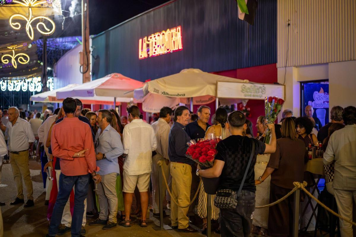 Ambiente en el exterior de las casetas.