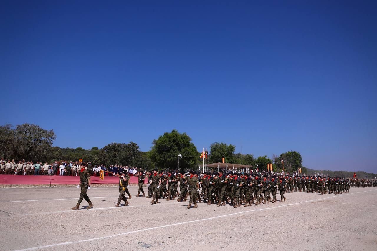 La BRI X celebra su 40º aniversario con una parada militar