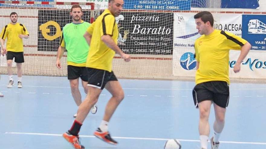 Rubén, Adrián, Eijo y Pablo Iglesias, durante el entrenamiento de ayer en O Gatañal. // Santos Álvarez