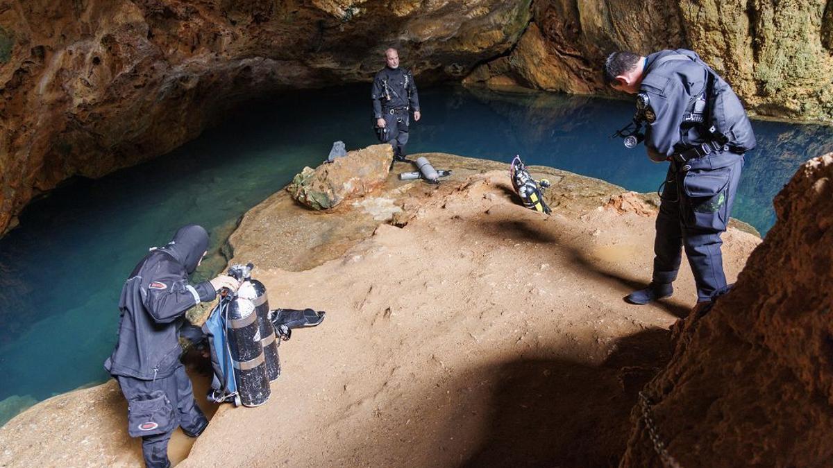 Emplazan al Ayuntamiento de Cartagena como responsable subsidario en la muerte buceadora en la Cueva del Agua