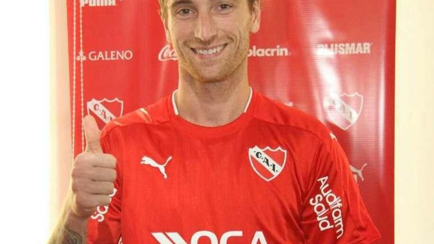 Amorebieta, ayer, en su presentación con el Independiente.