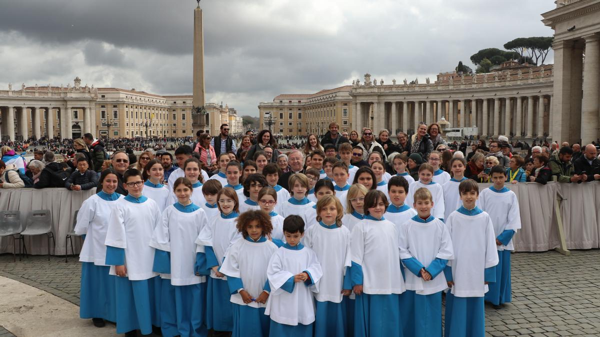 Un total de 40 niños y niñas cantores han participado en esta experiencia histórica.