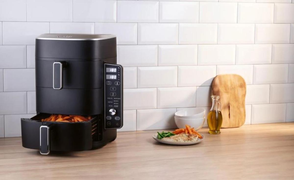 Mañana se esperan colas kilométricas en Lidl para conseguir la freidora de aire vertical más práctica y barata del mercado: prepara dos platos a la vez por solo 64,99 euros