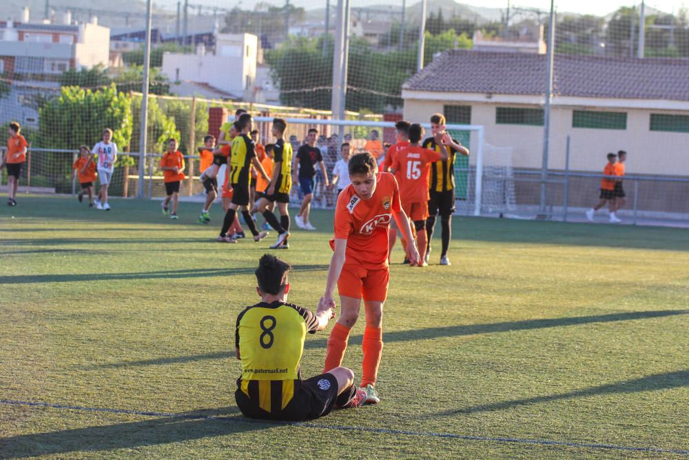 El equipo cadete del Idella CF ha llevado al fútbol eldense a la élite de la competición Autonómica por segunda vez en la historia