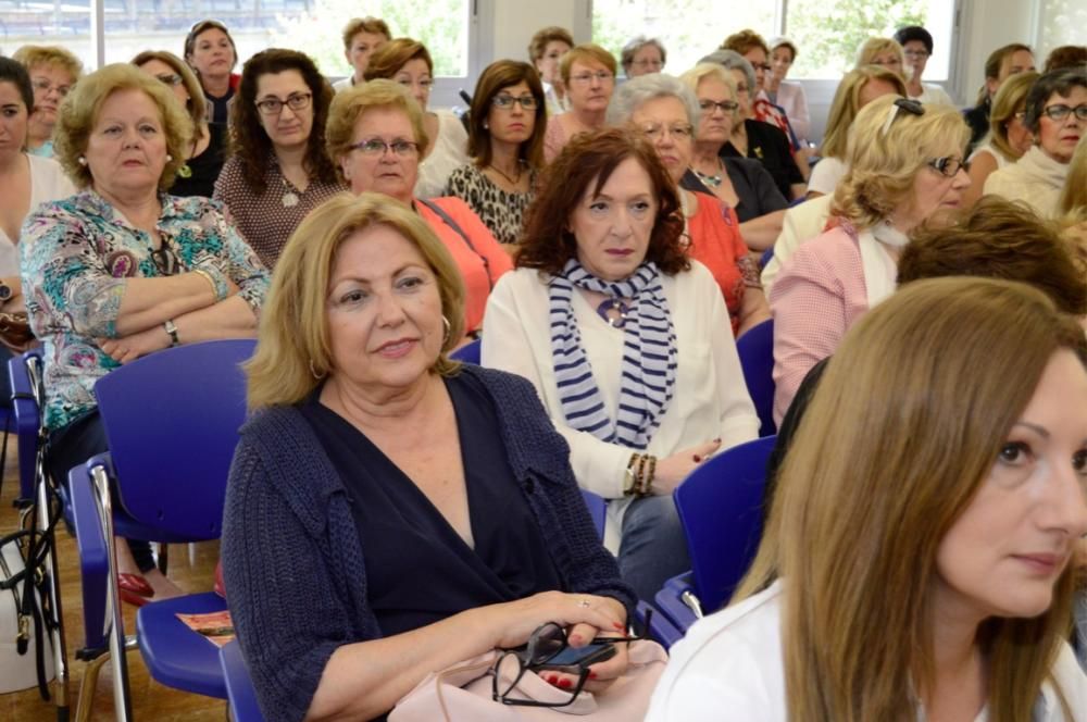 El CES acoge la mesa redonda 'Innovación y consumo'