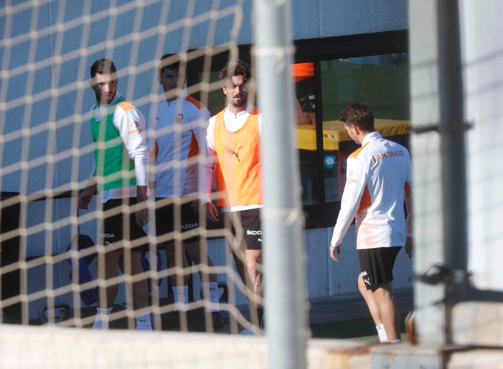 Bordalás cuenta con Racic y Correia en el entrenamiento de Paterna